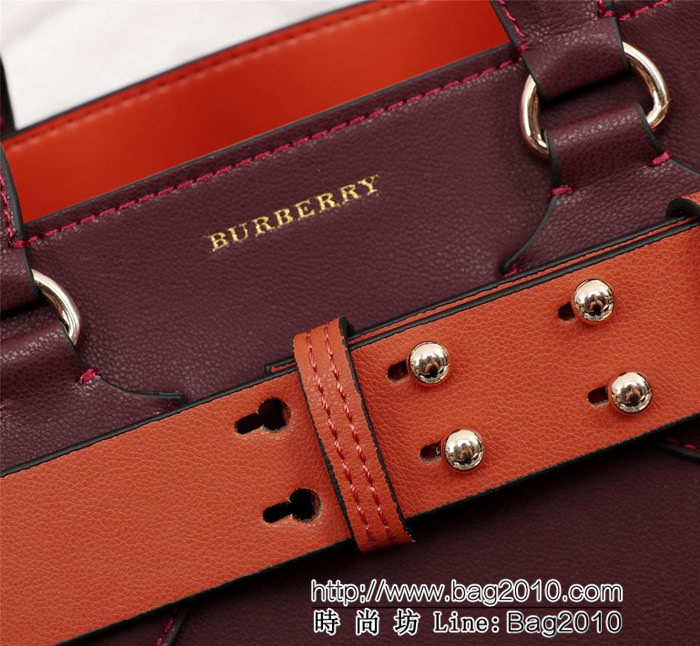 BURBERRY巴寶莉 小號 敞口式托特包款「The Belt 貝爾特包 正面飾有 Burberry 字母壓花徽標 可手提斜背  Bhq1099